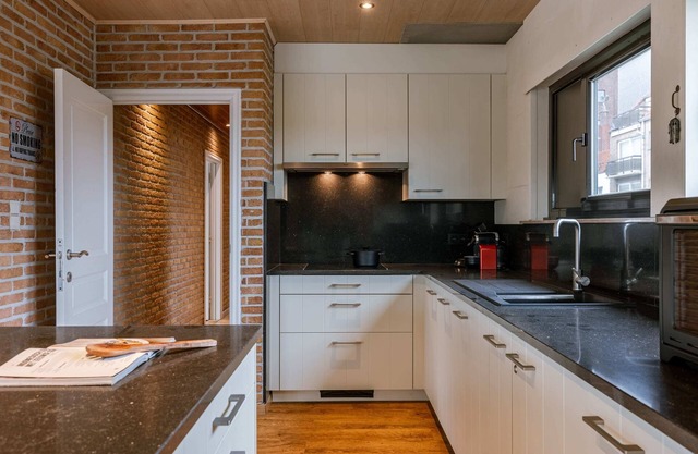 Huswell - Sunny & Stylish Beachside Retreat