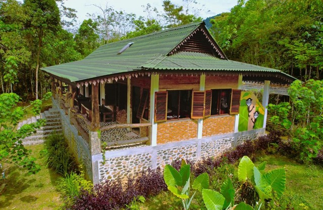 Hutan Subur Guest House and Volunteering