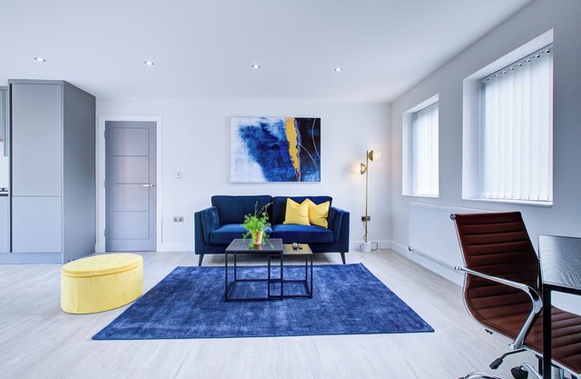 Hybrid Resi - Uxbridge|2 Bed Apartment