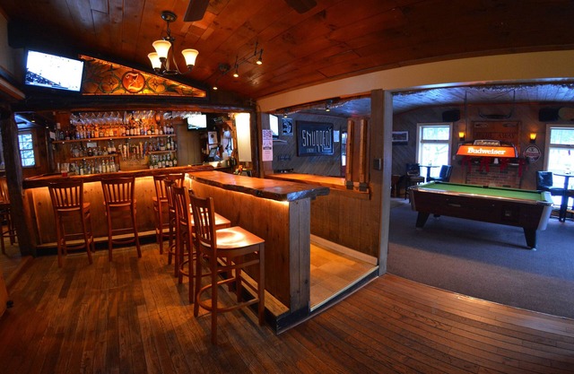 Hyde Away Inn