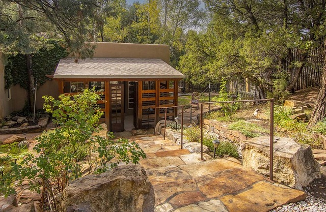 Hyde Park Haven - Across the Street from 10,000 Waves!