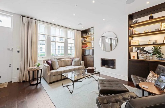 Hyde Park Mews (HPM203)