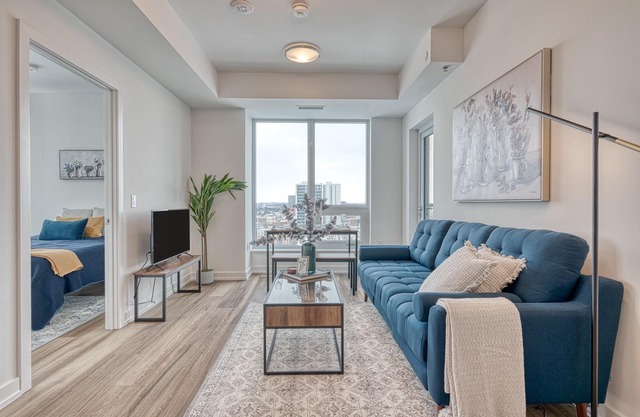 Hydropool Spa HotTub/Bowling Alley/Patio/BBQ/Games - Gorgeous Corner Condo