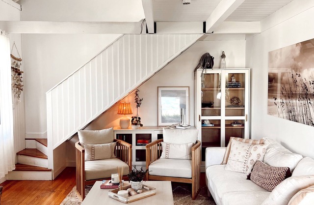 Hygge carriage house in heart of Old Town Marblehead. Walk to everything MBHD!