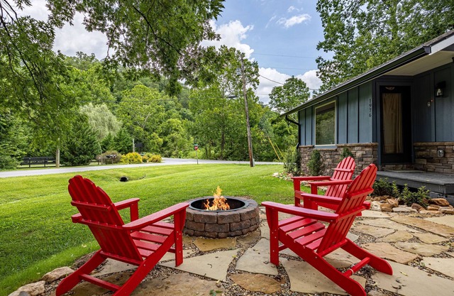 I Do: Romantic Smokies Cabin!