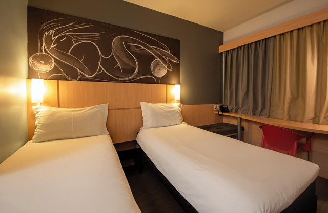 Ibis Guaratinguetá Aparecida