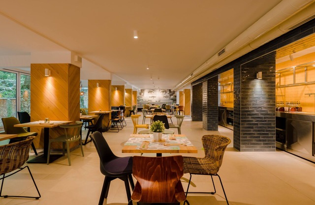ibis Styles Golden Sands Roomer Hotel