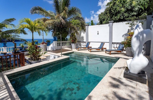 Iconic oceanfront villa in São Conrado - Sco002