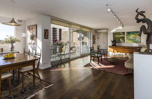 Iconic Skyline Views, 1 Bdrm & Study/Bdrm, Parking