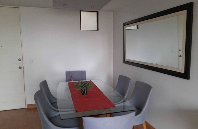 Ideal apartment for families near the U.S. Embassy, steps from CC. El Polo