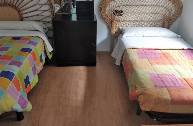 IDEAL APARTMENT FOR GROUPS. NEXT TO THE CENTER. WIFI