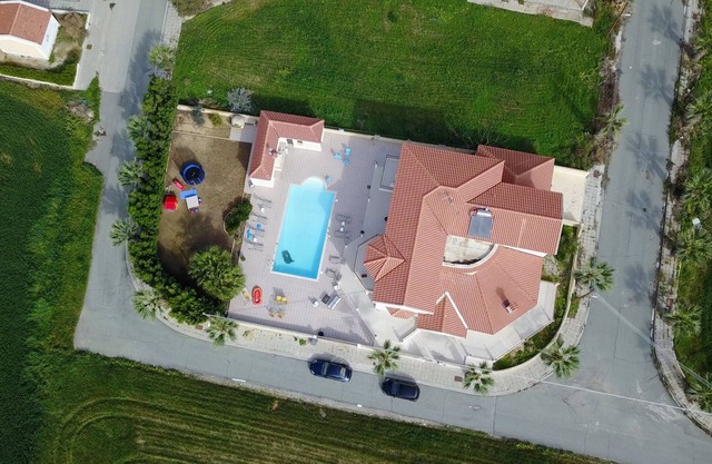 Ideal for 3 families or more!