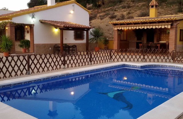 Ideal for families. Private swimming pool. Andalusian house. Very close to Malaga