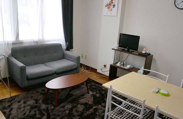 Ideal for your family! 3 bedrooms with free parking and room for up to 9 people.