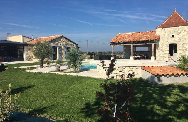 ideally placed country house