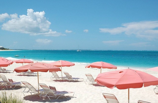 Ideal Grace Bay Location in a Beachfront resort. Build Sandcastles or just Chill