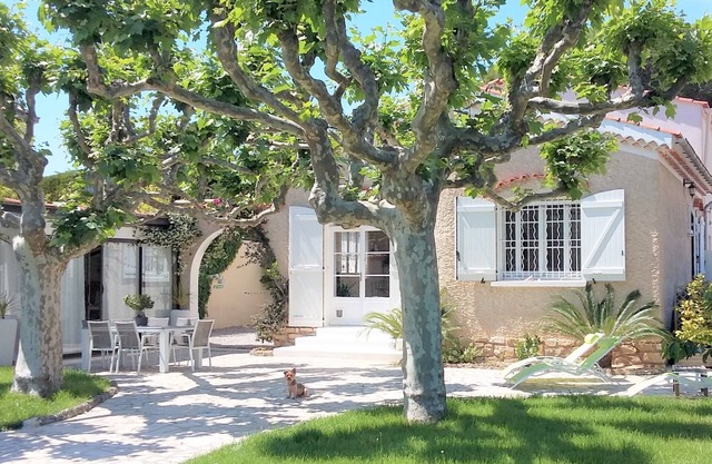 Ideal location. Little Paradise. Beach 5 mins away, Quiet, South, wooded, 3 bik