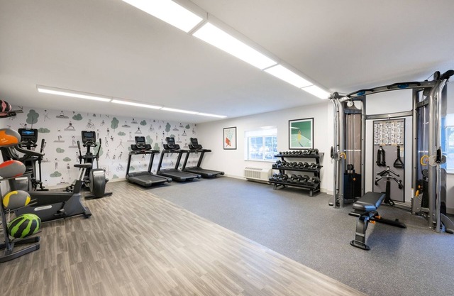 Ideal Location for Extended Stays in Jersey City, Full Kitchen, Pets are Welcome