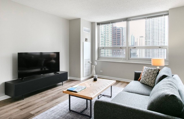 Ideal River North 2BR w/Gym, W/D, near Magnificent Mile, by Blueground