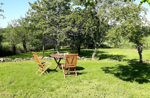Idyllic 2 bedroom stone house in Limousin hamlet 5 minutes from Chateauponsac