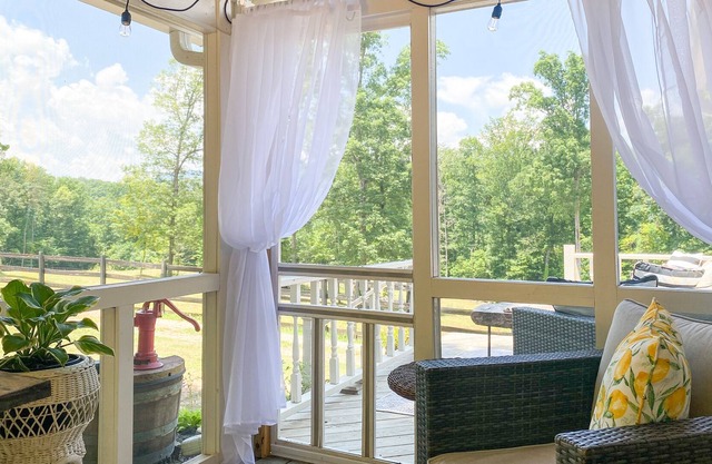 Idyllic cottage short drive to Helen with lovely views, furnished porch, firepit