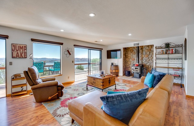 Idyllic Kelseyville Home w/2 Decks + Views!