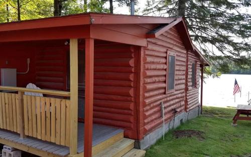 Idyllic Log Cabin Steps from Somo Lake near Tomahawk, Wisconsin