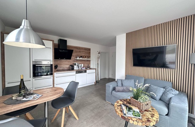 Idyllic retreat on the island of Rügen: Vacation apartment "Steuerbord 2" in the Sellin quarter"