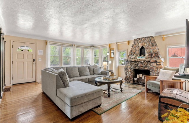 Idyllic retreat near the Incline, nestled in Manitou’s breathtaking landscapes.