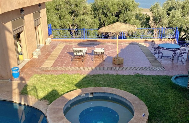 Idyllic setting-Private suites-Direct access to Lake Takerkoust-Breathtaking views-