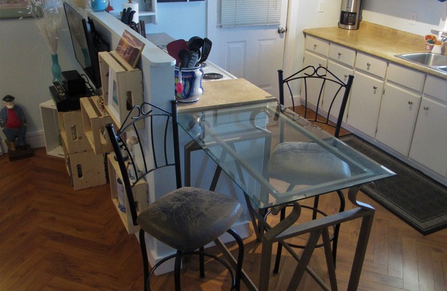 Idyllic, sparkling clean ocean/beach cottage for your spontaneous getaway.