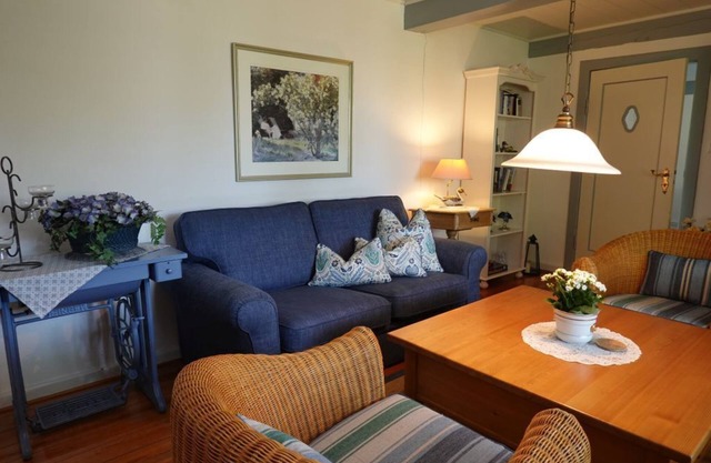 Idyllic vacation home under thatch Süderende 50