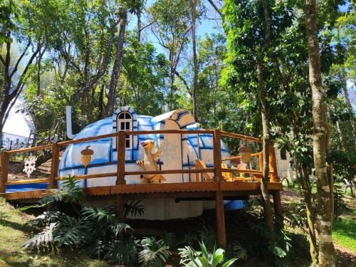 Iglu Polar, Vila Mágica