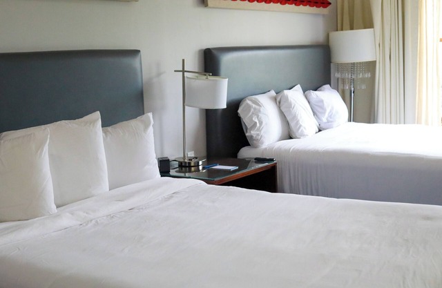 Illini Inn & Suites Hotel - Rantoul/Gifford/Champaign/Urbana