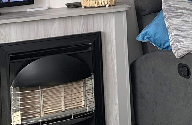 Immaculate 2-Bed Caravan in Clacton-on-Sea