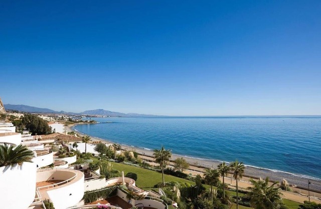 Immaculate 3-Bed Penthouse- Stunning Views