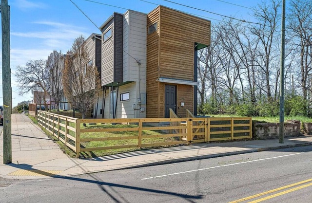 Immaculate Meets Comfort! 3 BR Spacious Home!