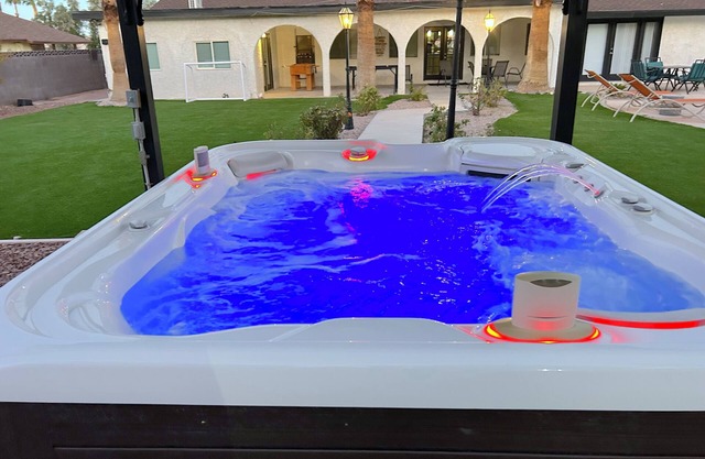 Immaculate single story 4 bedrooms with pool and hot tub