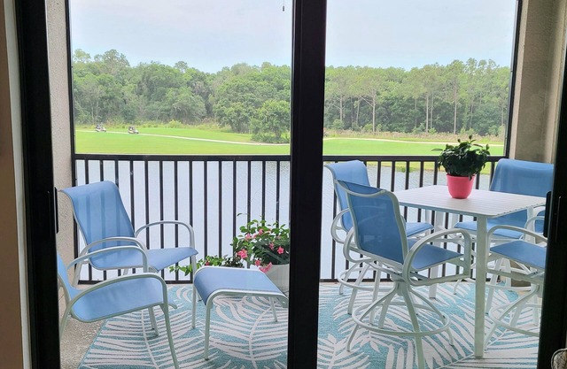 Impressive 2/bed, 2/bath condo in beautiful Lakewood National