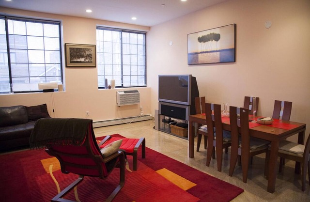 Impressive NYC Apartment, 15 Min To Manhattan