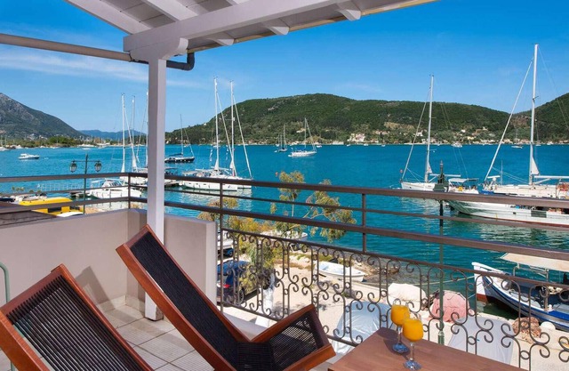 In a great location just outside Nidri town, enjoy the waterfront of Vlicho Bay and the fabulous sea