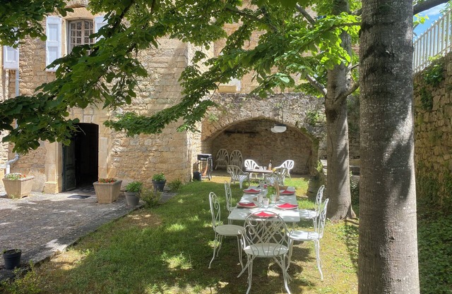 IN AVEYRON IN THE GORGES DU TARN LE CHATEAU DU CAMBON SLEEPS 6/8