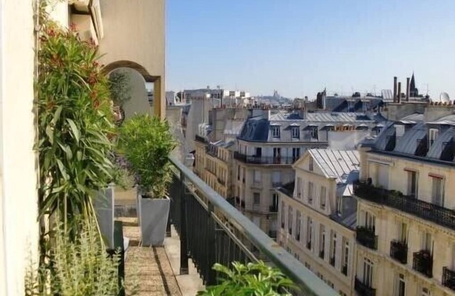 In St Germain des Prés, prestige apartment, quiet, bright, terrace, Paris, for 2