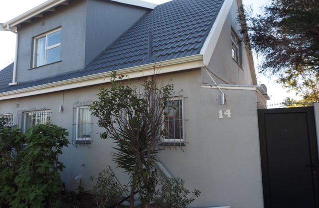 In Table View , 5 Min From Bloubergstrand Beach Lies Our "Studio Near The Beach"