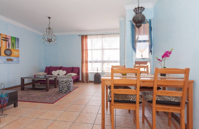 In the center of El Médano with private hot tub, near the beach and garage place