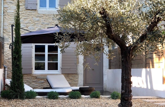 In the heart of downtown St Rémy de Provence, the Mas D'Oscar!
