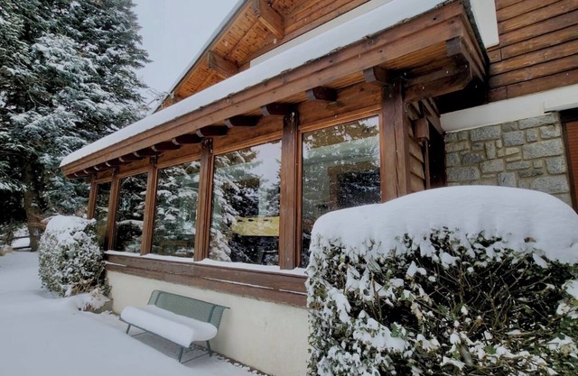 In the heart of town 20 metres from the start of the authentic chalet font rome cable cars
