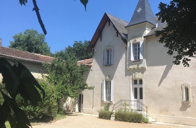 In the heart of the forest, janitor's cottage Manoir with sauna and Nordic bath access