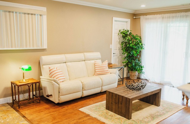 In the Heart of Santa Clara, Near Apple HQ & Santana Row: Modern 3-Bedroom Home