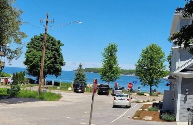 IN THE HEART OF SISTER BAY!